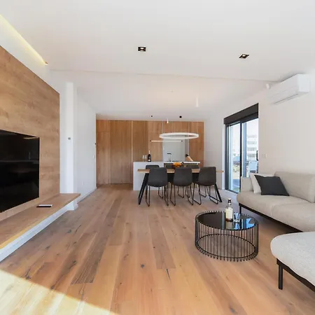 Апартаменты Fux Luxury Infinty-pool