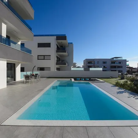 Апартаменты Fux Luxury Infinty-pool Задар