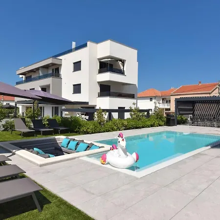 Fux Luxury Infinty-pool *