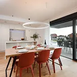 Fux Luxury Infinty-pool Apartman Zára