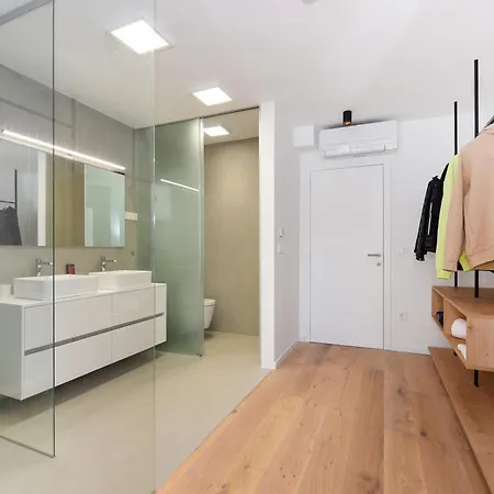 Fux Luxury Infinty-pool * زادار