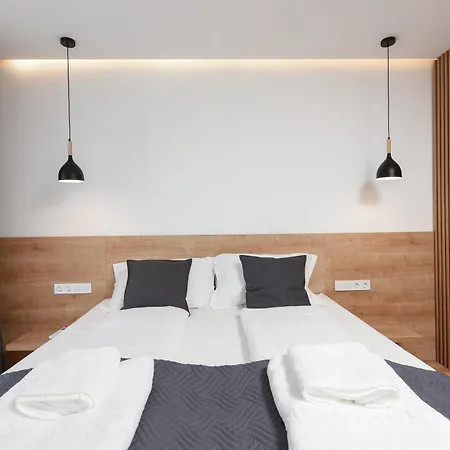 Fux Luxury Infinty-pool شقة