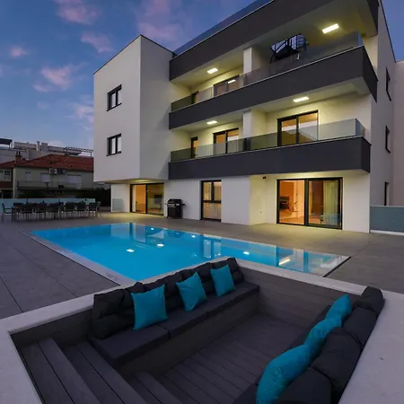 Fux Luxury Infinty-pool *