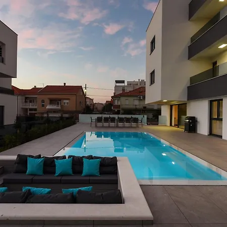 Fux Luxury Infinty-pool *